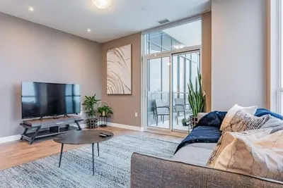 Image de 2000sqf Penthouse  close to Toronto Pearson Airport\n