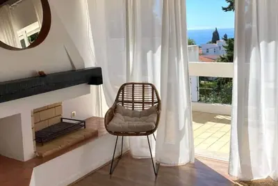 Image de Relaxing Two-bedroom Apt w/ Ac & Bbq - A015