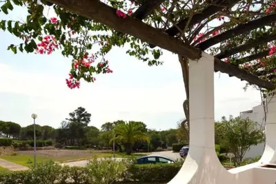 Image de Two Bedroom House W/ Balcony - V132a