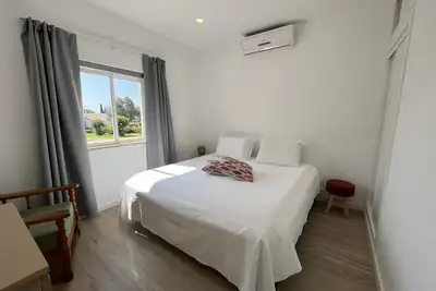 Image de Charming Two-bedroom Apartment w/ Ac - V104a