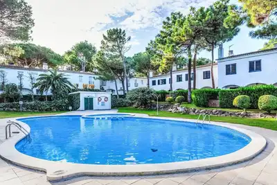 Image de Bel appartement dans une maison de vacances pour 6 personnes avec Wifi, piscine, Tv et patio