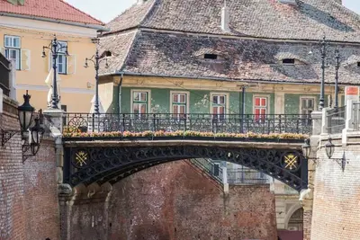 Image de Noni's Place is a property located in Sibiu, a 5-minute walk from city center!