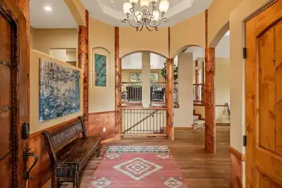 Image de Red Rock Bonanza +Hot Tub, Hikes & Views!