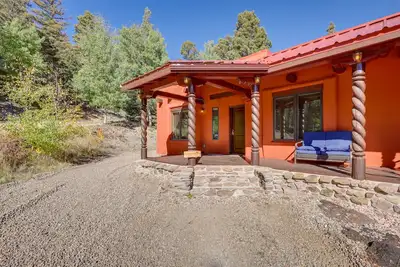 Image de Amalia Mountain Getaway w/ Deck, Fireplace!