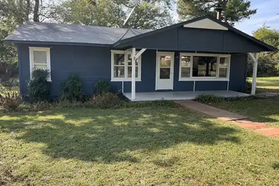 Image de Tenkiller Lake Beach Themed Retreat Offering a Perfect Oasis for Our Guest.