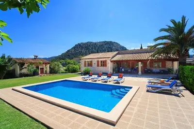 Image de Attractive Stone-Built Villa, A/C, Private Pool, Idyllic Countryside Setting 5mins drive to Pollenca