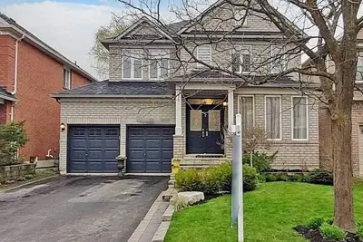 Image de Sous-sol confortable de 2 Chambres - à 20 Minutes de l'aéroport