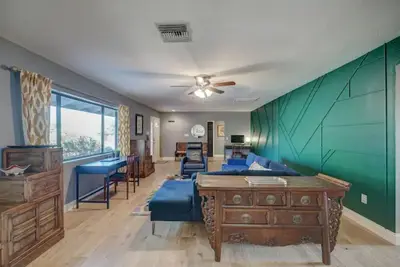 Downtown Paradise🏝: Heated Pool-Spa! #Location🌇🌄.