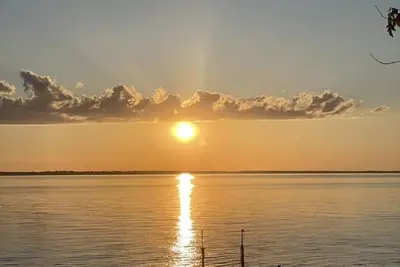 Image de Private Lakefront Cottage w/ Spectacular Sunsets!