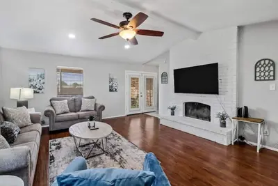 Image de Spacious Updated Carrollton 3br
