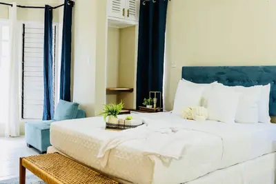 Falcon Oceanview 2br/2ba - Free Airport Transport/Gated Complex w/Security