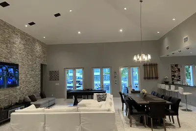 Image de Bimini Bay Island, Luxury 5 bedrooms, 70 ft dock space across from Hilton