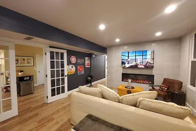 Image de Private suite with a sauna, located area with convenient access to the highway