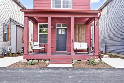 Image de Move Over Rose 2 Bed 2. 5 Bath