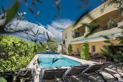 Image de Villa climatisée et piscine chauffée, belle vue