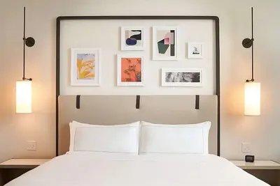 Image de Your Slice of Paradise! Pets Allowed, Kitchenette, Rooftop Swimming Pool!