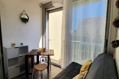 Image de 100 m plage, studio cab 1 à 5 pers \nParking privé \nArrivée autonome