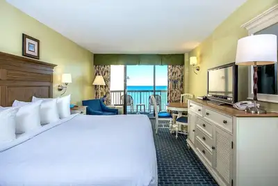 Image de Coastal Serenity  King Efficiency 8th Floor