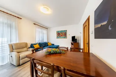 Image de Appartement \"Casa Da Rin Giulia\" avec vue sur les montagnes, terrasse privée et Wi-Fi