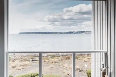 Image de Romantic Waterfront Escape with Private Beach