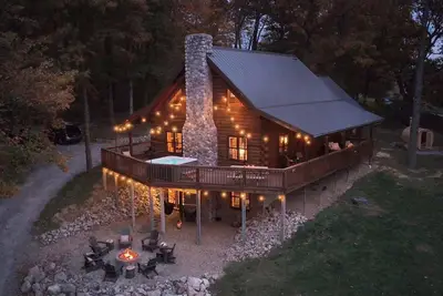 Image de Secluded w/ View! Hot tub! Sauna! Sleeps 14!