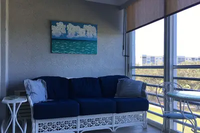 Image de Beautiful condo overlooking a golf course and minutes to Anna Maria Island.