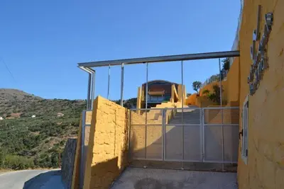 Ravdoucha Epavlis Eleni Villa with pool