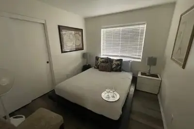 Image de 4 bedroom Home Near Downtown Riverside