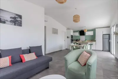 Image de Maison neuve tout confort à proximité des pins
