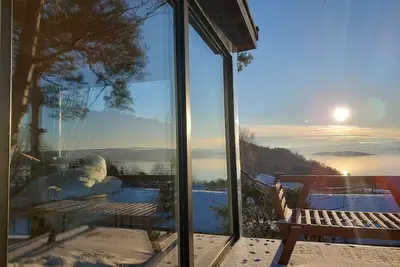 Image de Luxury by the fjord of Oslo. \nWelcome to a mirrored cabin with great views
