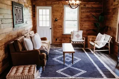 Image de Cozy Midwest Bunkhouse located in the heart of the Ozarks!