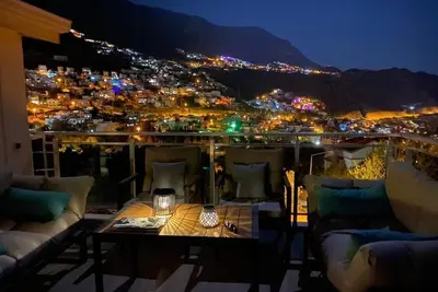 Image de iL GiraSole suite is a modern penthouse duplex apartment