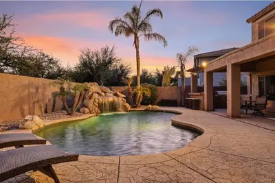 Image de Desert Oasis - Heated Pool w/ Waterfall and Grotto