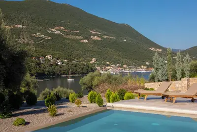 Image de New. Sea View Villa Anasa, accès privé à la mer et piscine à debordement