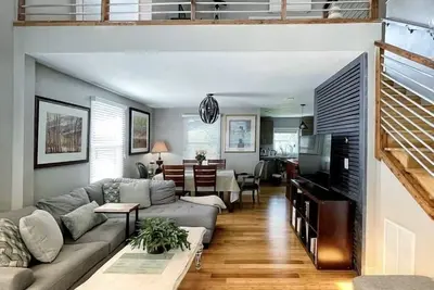Image de East Lake 2-Story Open Concept 3b3b. Short drive from Atlanta downtown!