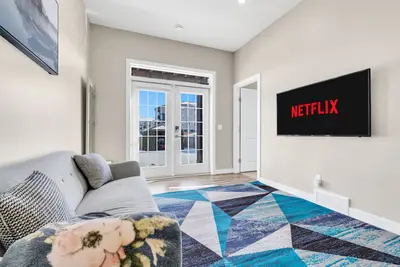 Image de 2 Bedroom Smart Secondary Suite with Gazebo view