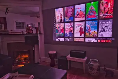 Image de 1br Duplex w/ Projector, Full Kitchen and Comfort