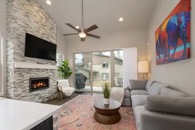 Image de Luxury townhome cabin 58, minutes from Winter Park Resort, trails, hiking