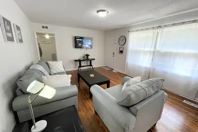Image de Stay @ The Hilltop - Gorgeous Remodel 14 min. to Dt