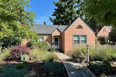 Image de Holly House ~ Organic, Dog-friendly Garden Cottage