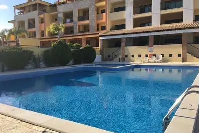 Image de Espaçoso T2 com Piscina em Zona Calma. Ideal Para Férias em Família