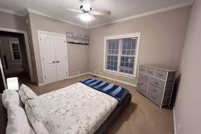 Image de Modern 3br Lake front home