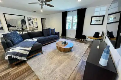 Serenity Stay - 3br 2ba - South Lubbock