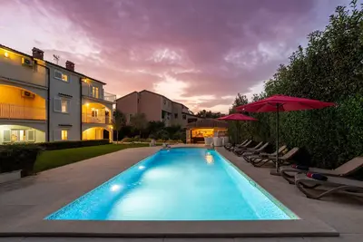 Image de Villa with pool, up to 12 people, 6 bedrooms, close to the beach, garden, parking