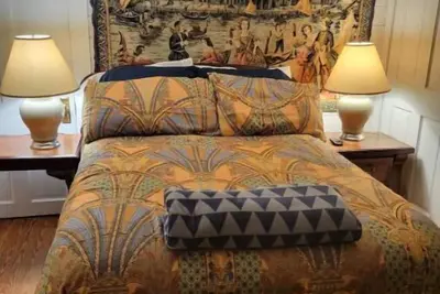 Private Guest Suite in Historic house
