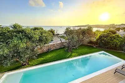 Image de Villa de rève 5*: accès privé plage, piscine et jacuzzi