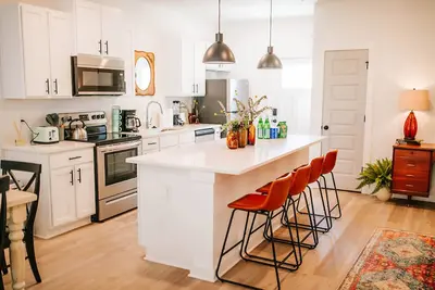 Image de Artist Retreat | Near Downtown, Stadium & Uga