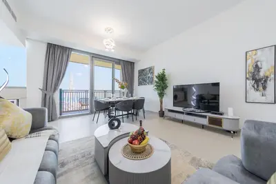 Image de Marvelous 2br Apt W/ Marina View