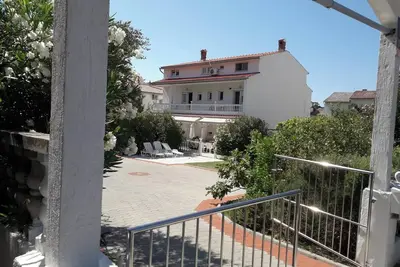 Image de Homerez - Appartement spacieux à Palit avec jardin privé