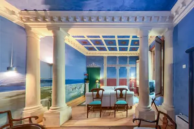 Image de Greece luminous & quiet bedroom at the aristocratic Casa de Madrid in Opera\n